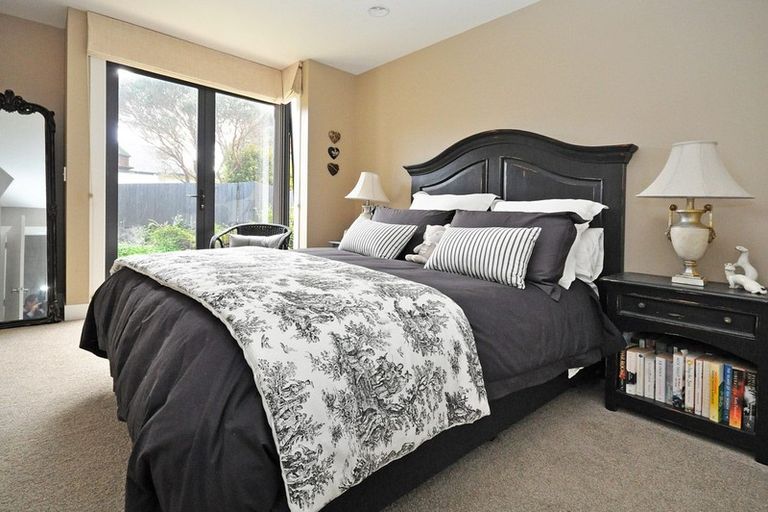 Photo of property in 10a Vaughan Crescent, Murrays Bay, Auckland, 0630