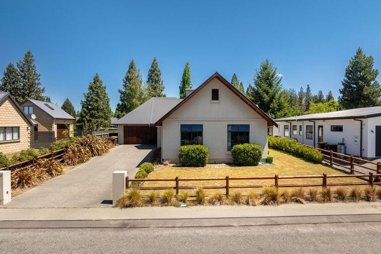 Photo of property in 44 Rhoboro Road, Twizel, 7901