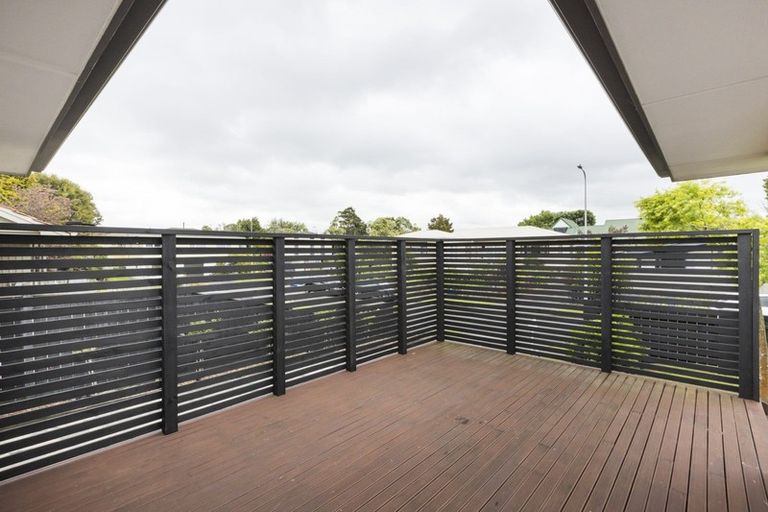 Photo of property in 10 Antrim Place, Hokowhitu, Palmerston North, 4410