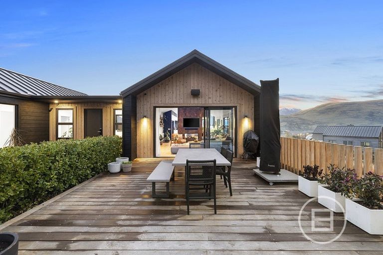 Photo of property in 3 Rabbiters Drive, Jacks Point, Queenstown, 9371