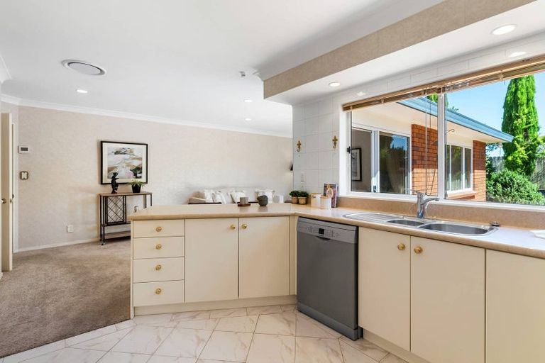 Photo of property in 10 Yarlside Place, Northpark, Auckland, 2013