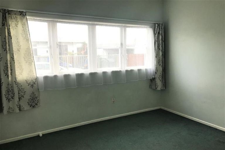 Photo of property in 2/4 Thompson Street, Mangere East, Auckland, 2024