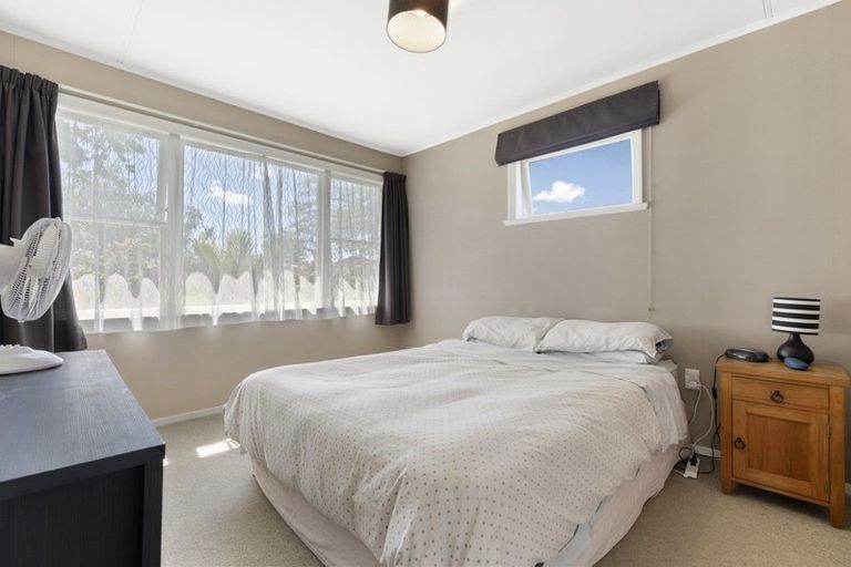 Photo of property in 38 Catlins Crescent, Milson, Palmerston North, 4414