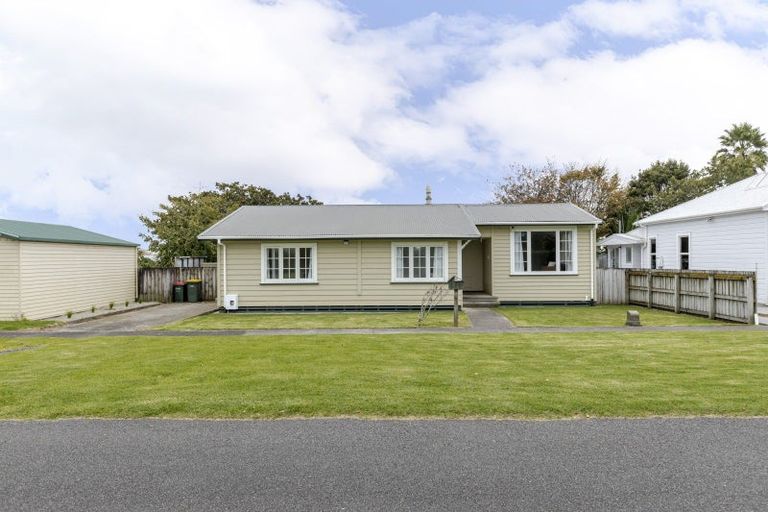 Photo of property in 17a Carey Street, Waitara, 4320