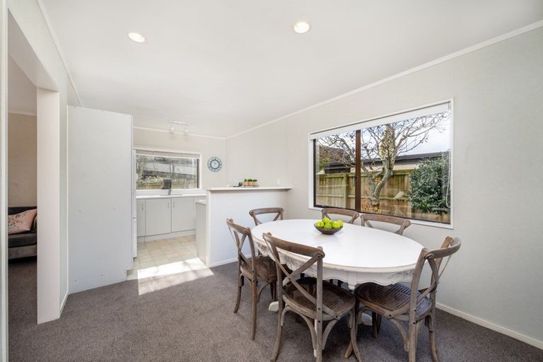 Photo of property in 80b Aviemore Drive, Highland Park, Auckland, 2010