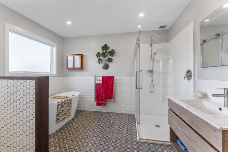 Photo of property in 3 Alexander Street, Waikanae, 5036