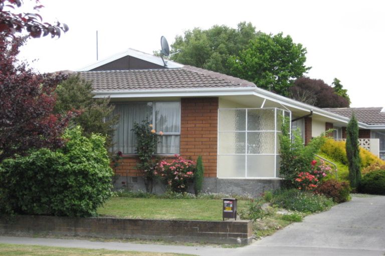Photo of property in 1/76 Toorak Avenue, Avonhead, Christchurch, 8042