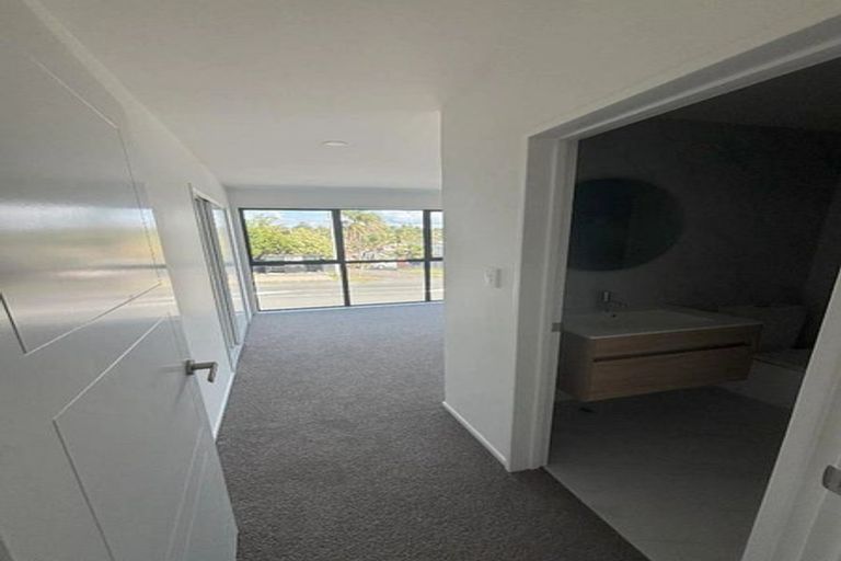 Photo of property in 3/800 Chapel Road, Northpark, Auckland, 2016