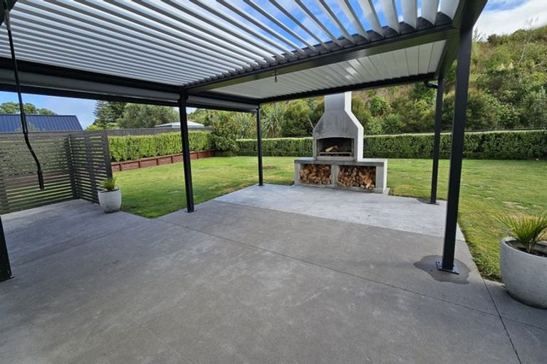 Photo of property in 13 Birdie Lane, Waiwhakaiho, New Plymouth, 4312