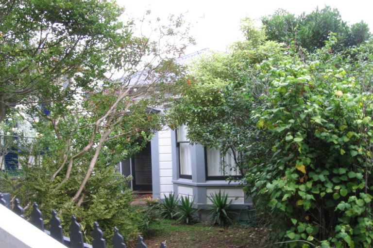 Photo of property in 63 Herald Street, Berhampore, Wellington, 6023