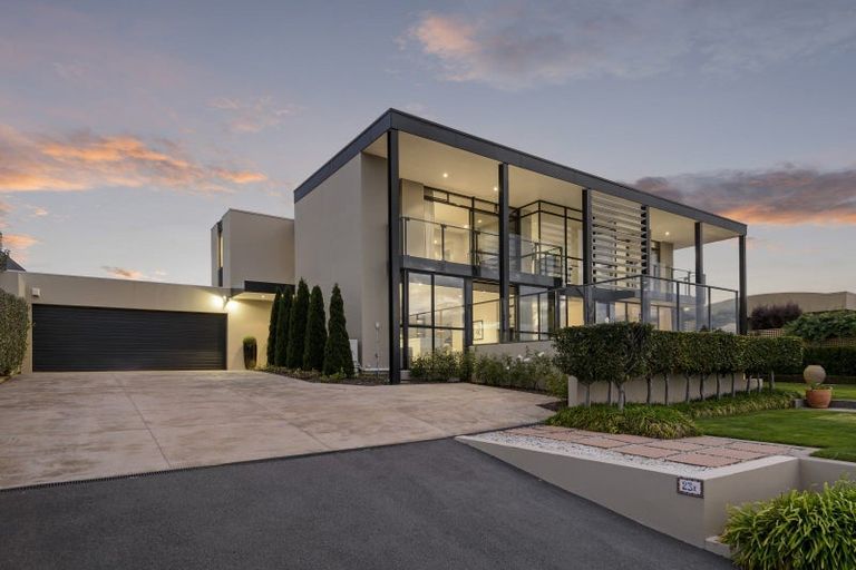 Photo of property in 23a Glendevere Terrace, Redcliffs, Christchurch, 8081