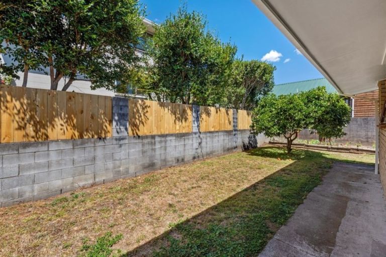 Photo of property in 25 Bellevue Road, Brookfield, Tauranga, 3110