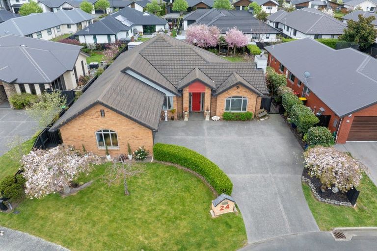 Photo of property in 24 Date Crescent, Aidanfield, Christchurch, 8025