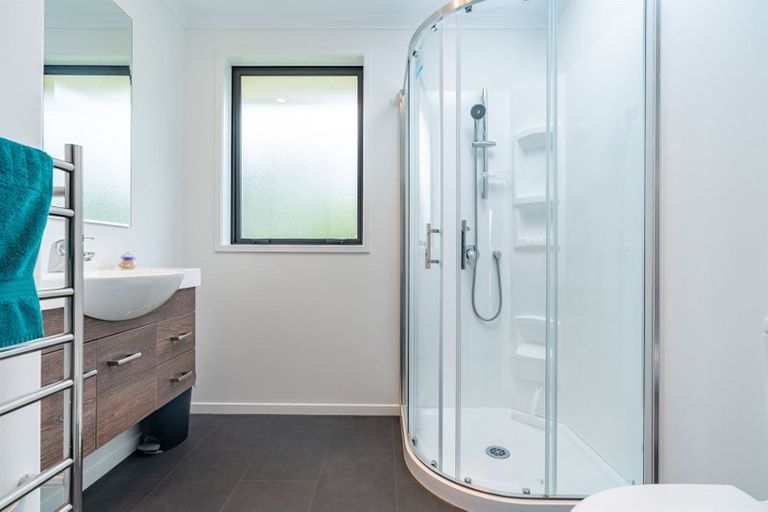 Photo of property in 5 Ngaio Close, Mangawhai, 0505