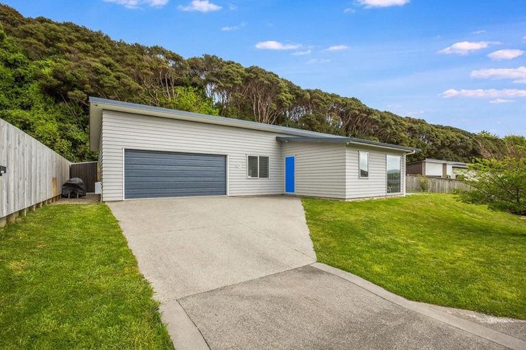 Photo of property in 13 Banks Boulevard, Whitby, Porirua, 5024