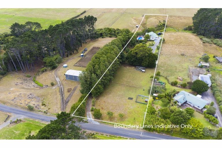 Photo of property in 122 Reid Road, Glenbrook, Waiuku, 2681