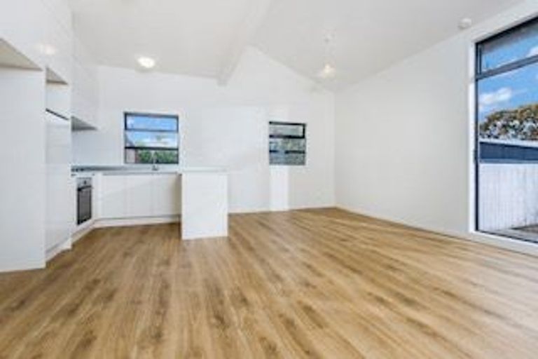 Photo of property in 420/18 Sunnyhaven Avenue, Beach Haven, Auckland, 0626