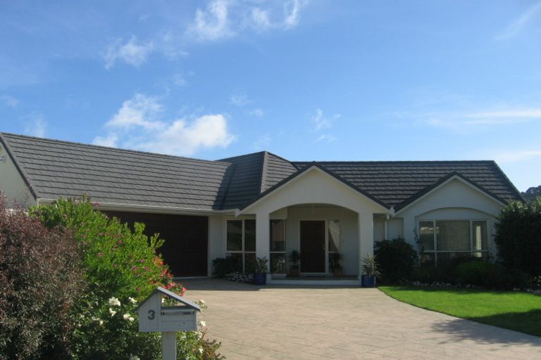 Photo of property in 3 Mariners Way, Whitby, Porirua, 5024