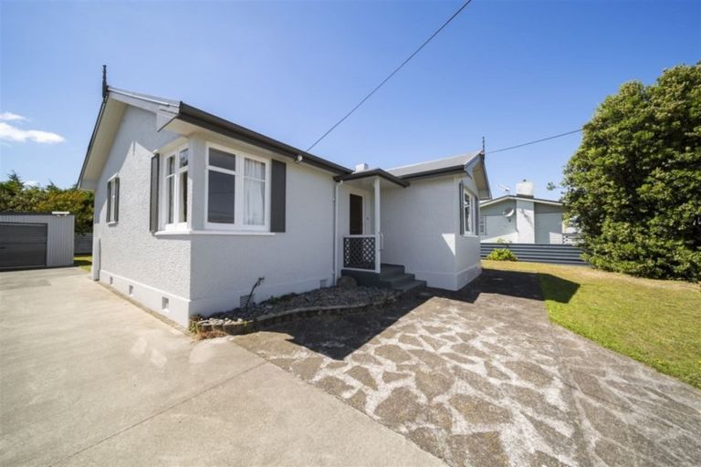 Photo of property in 48 Burns Street, Hawera, 4610
