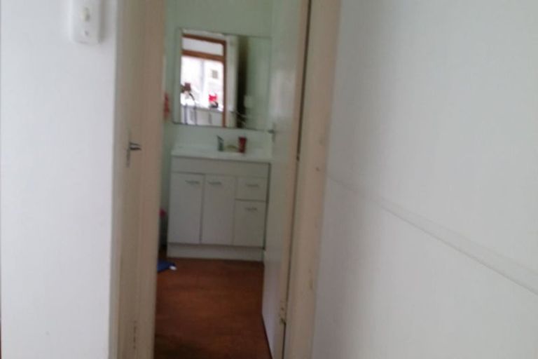 Photo of property in 75 Todman Street, Brooklyn, Wellington, 6021