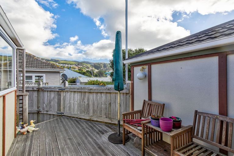 Photo of property in 17 Mclellan Street, Tawa, Wellington, 5028