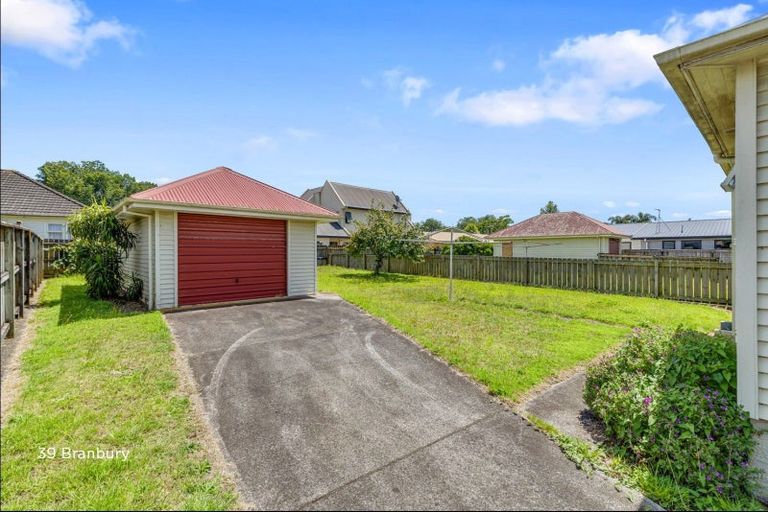 Photo of property in 39 Banbury Crescent, Fairfield, Hamilton, 3214