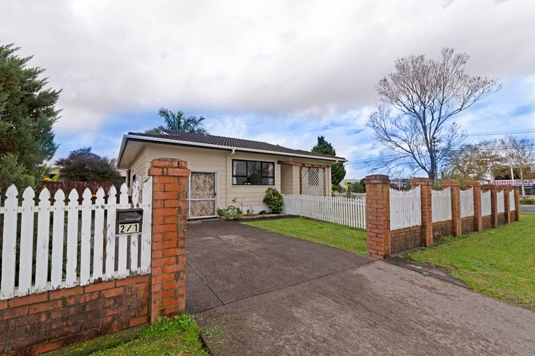 Photo of property in 2/1 Silverstone Place, Henderson, Auckland, 0612