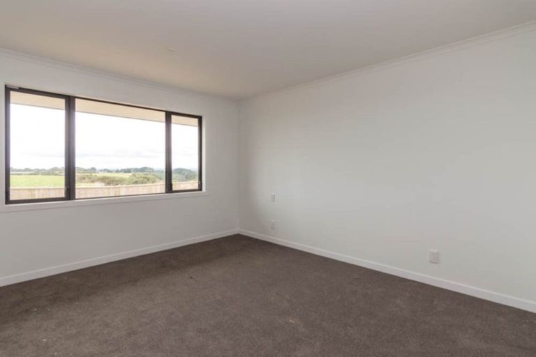 Photo of property in 33 Silicon Way, Fitzherbert, Palmerston North, 4410