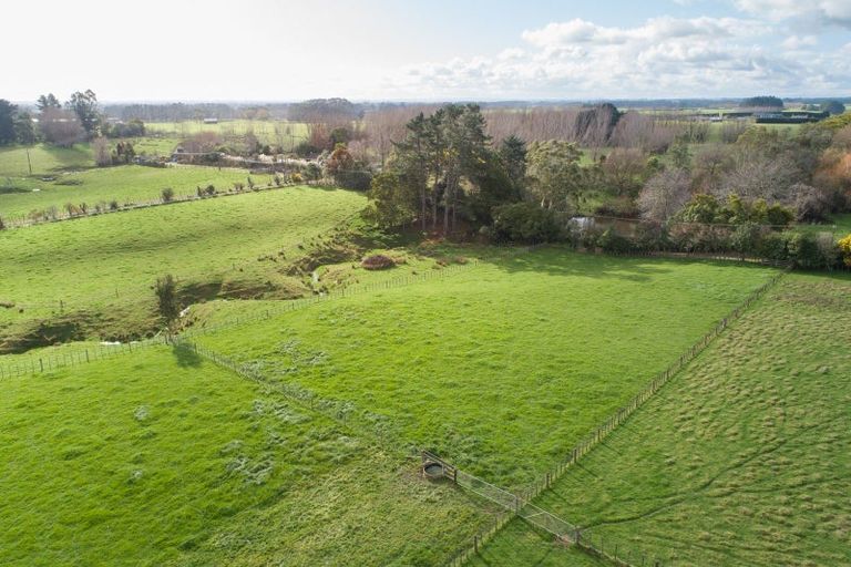 Photo of property in 658 Roberts Line, Kelvin Grove, Palmerston North, 4470