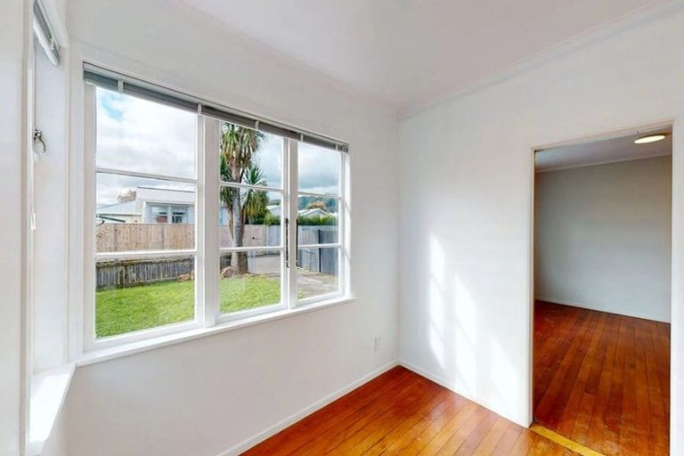 Photo of property in 37 Hawkins Street, Waiwhetu, Lower Hutt, 5010