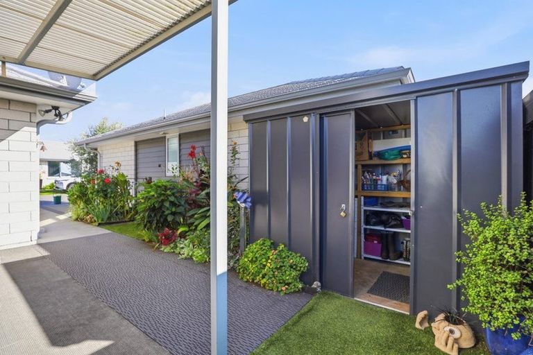 Photo of property in 5 Lance Way, Papamoa, 3118