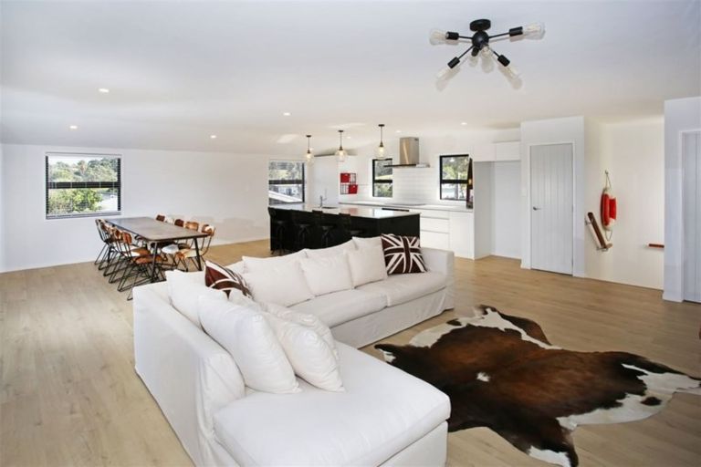 Photo of property in 7 Ronald Avenue, Glenbrook, Waiuku, 2681