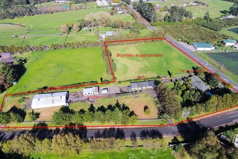 Photo of property in 6 Moontide Road, Kumeu, 0892