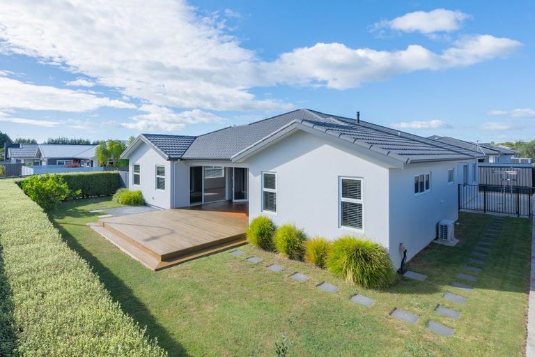 Photo of property in 4 Young Place, Taradale, Napier, 4112