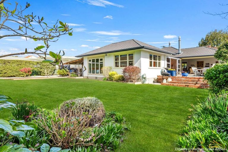 Photo of property in 16 Tregarth Street, Saint Johns Hill, Whanganui, 4501