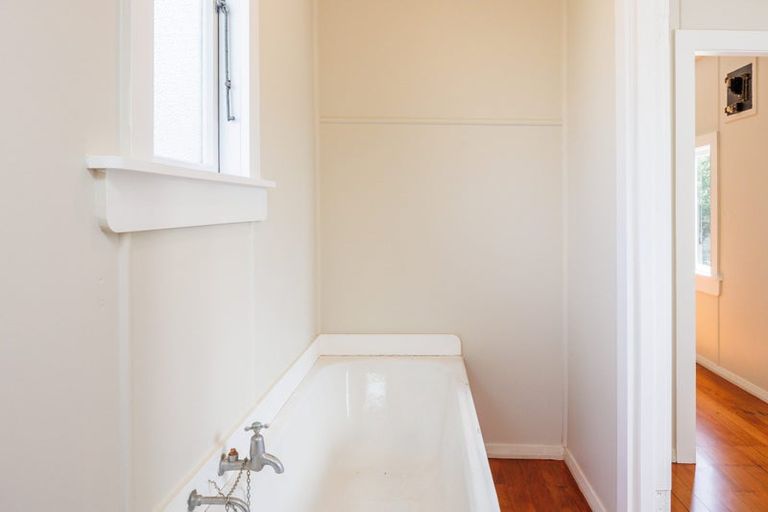 Photo of property in 25 Argyle Avenue, Takaro, Palmerston North, 4410