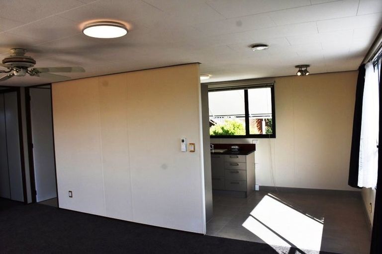 Photo of property in 2b Grenadine Place, Unsworth Heights, Auckland, 0632