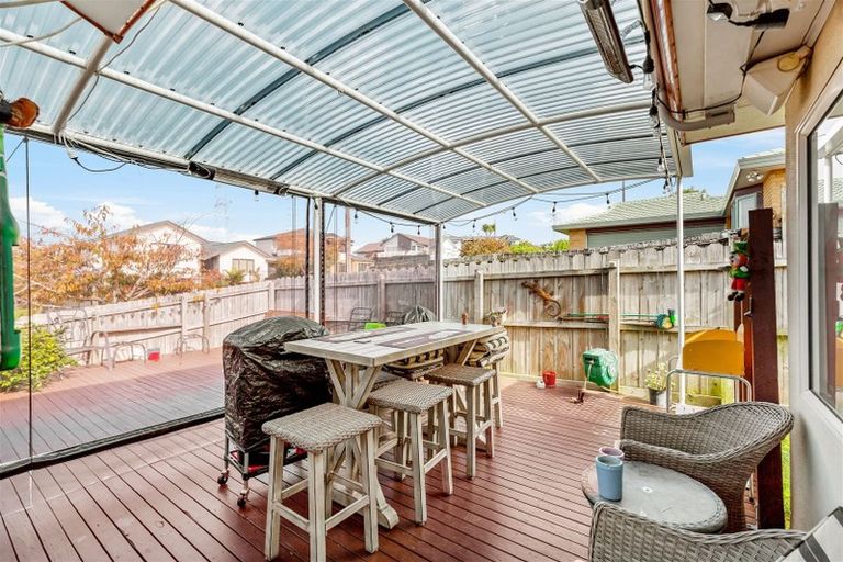 Photo of property in 51 Broadfield Street, Massey, Auckland, 0614