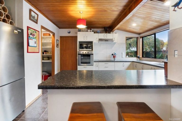 Photo of property in 75 St Annes Crescent, Wattle Downs, Auckland, 2103