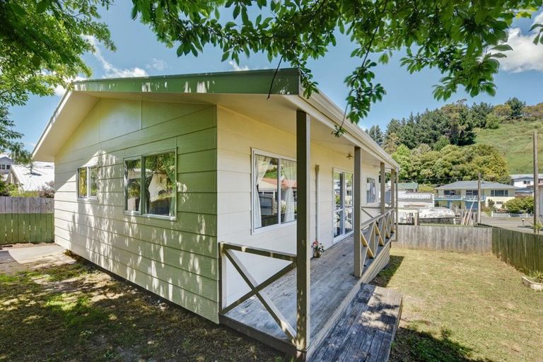 Photo of property in 2/69 Toi Toi Street, Toi Toi, Nelson, 7010