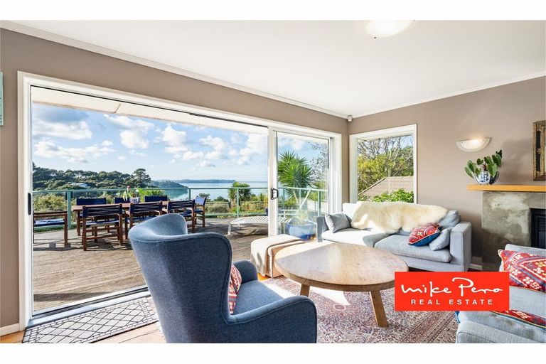 Photo of property in 24 Arama Avenue, Titirangi, Auckland, 0604