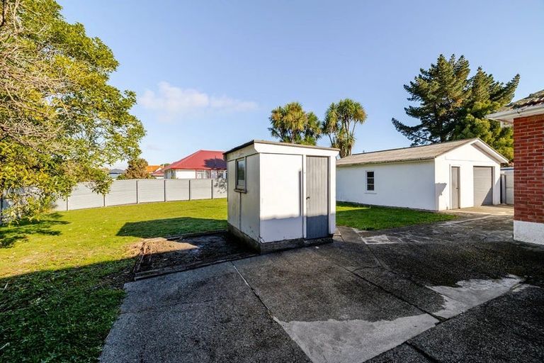 Photo of property in 27 Crewe Crescent, Hokowhitu, Palmerston North, 4410