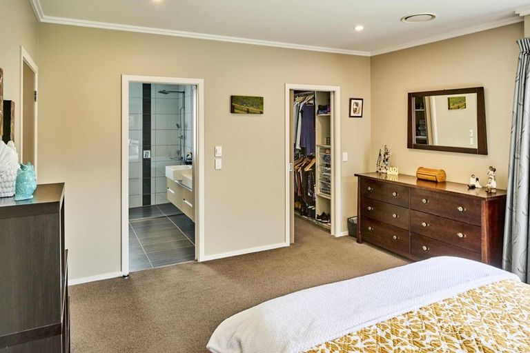 Photo of property in 44 Gray Street, Pukerua Bay, 5026