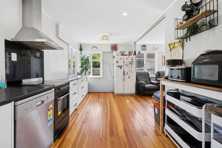 Photo of property in 203 Wellington Road, Wainuiomata, Lower Hutt, 5014