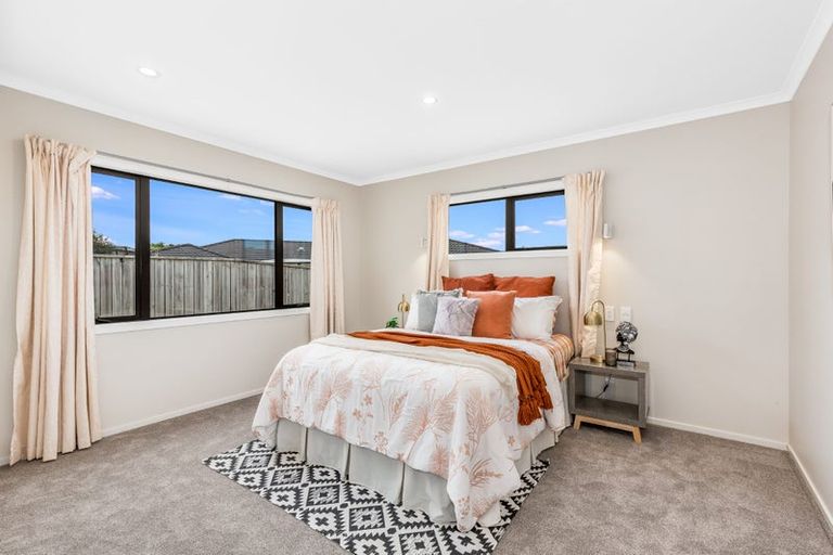 Photo of property in 25 Kaimai Place, Aotea, Porirua, 5024