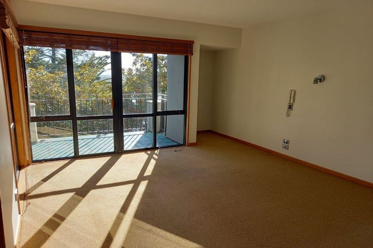 Photo of property in 8 Dalefield Drive, Cashmere, Christchurch, 8022