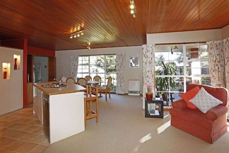 Photo of property in 6 Pasadena Place, Harewood, Christchurch, 8051