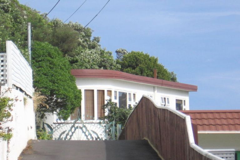 Photo of property in 16 Ashleigh Crescent, Miramar, Wellington, 6022