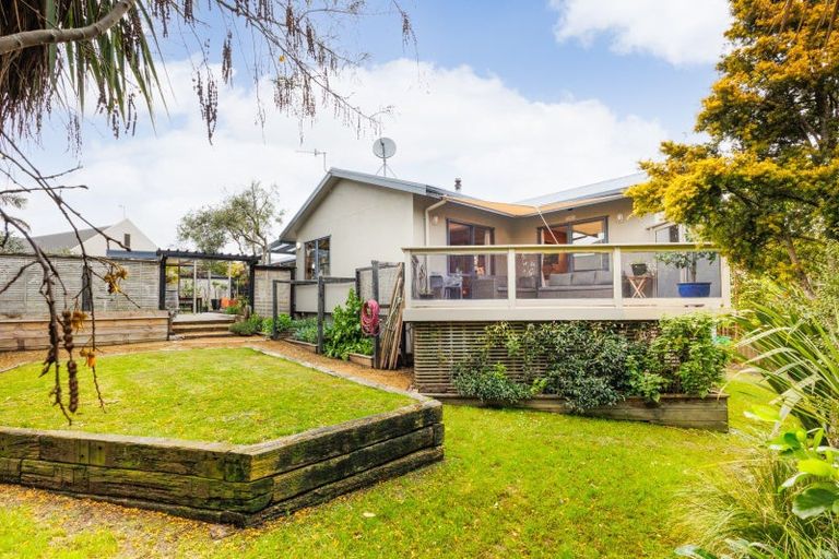 Photo of property in 23 Abby Road, Fitzherbert, Palmerston North, 4410