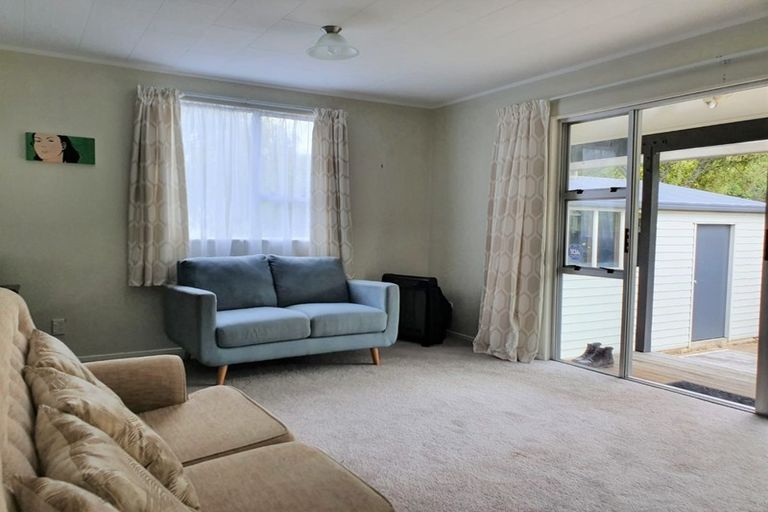 Photo of property in 1/9 Gemstone Drive, Birchville, Upper Hutt, 5018